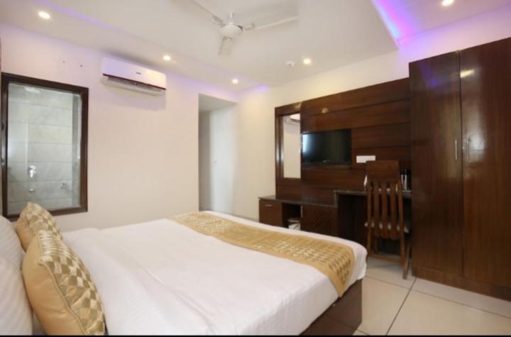 Hotel Silver Palm Zirakpur Luaran gambar
