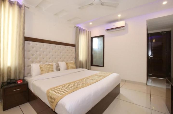 Hotel Silver Palm Zirakpur Luaran gambar