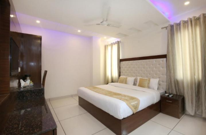 Hotel Silver Palm Zirakpur Luaran gambar